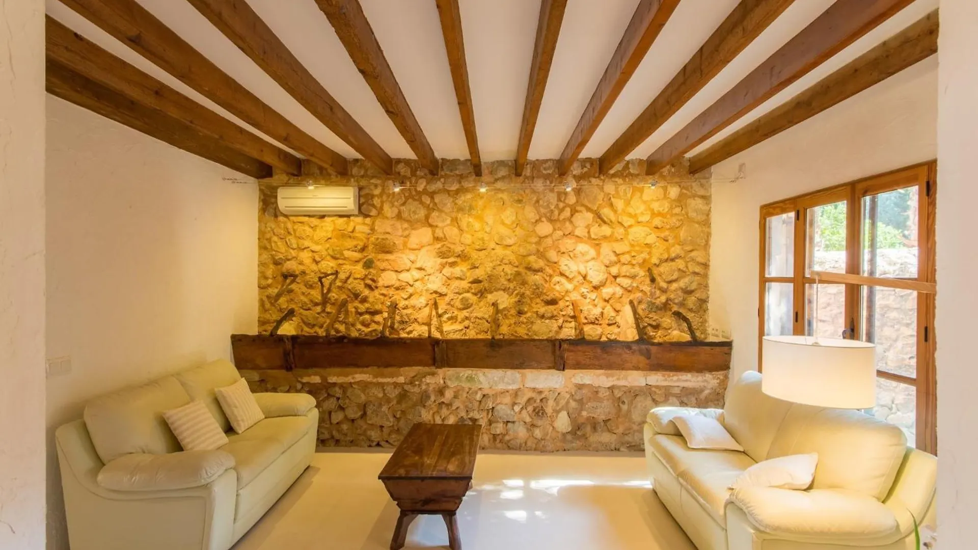 בוחר Charming Country House For 8 Adults בית נופש