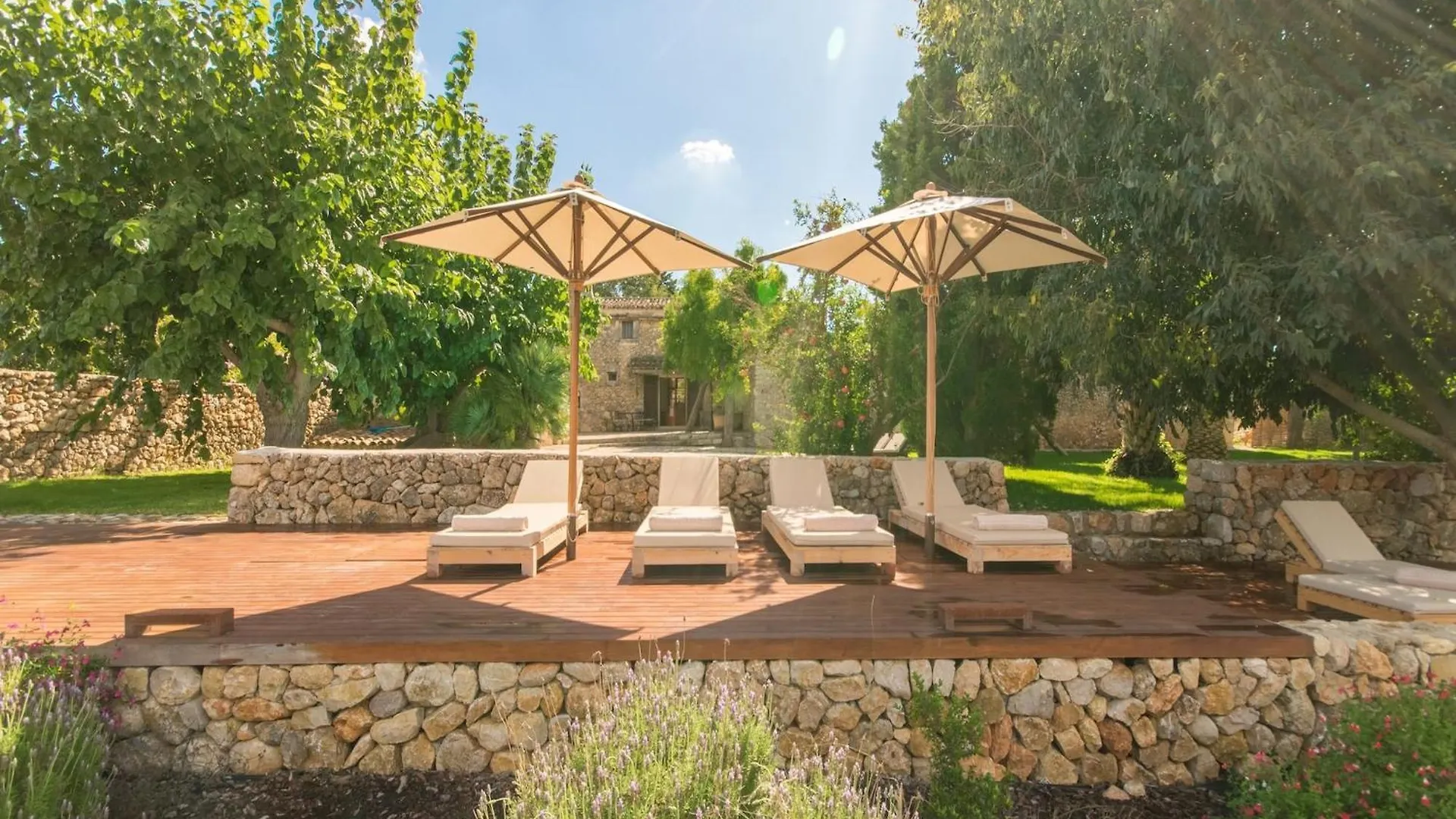 בוחר Charming Country House For 8 Adults