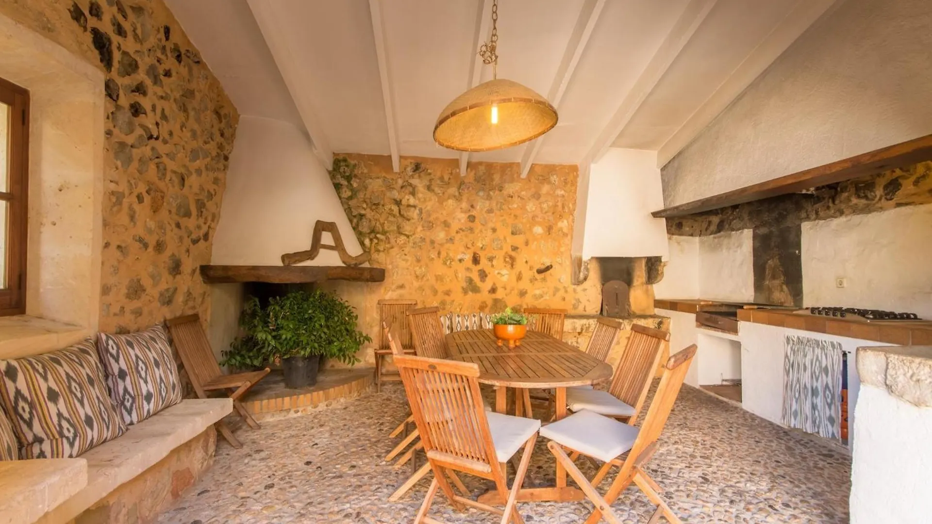 בית נופש בוחר Charming Country House For 8 Adults